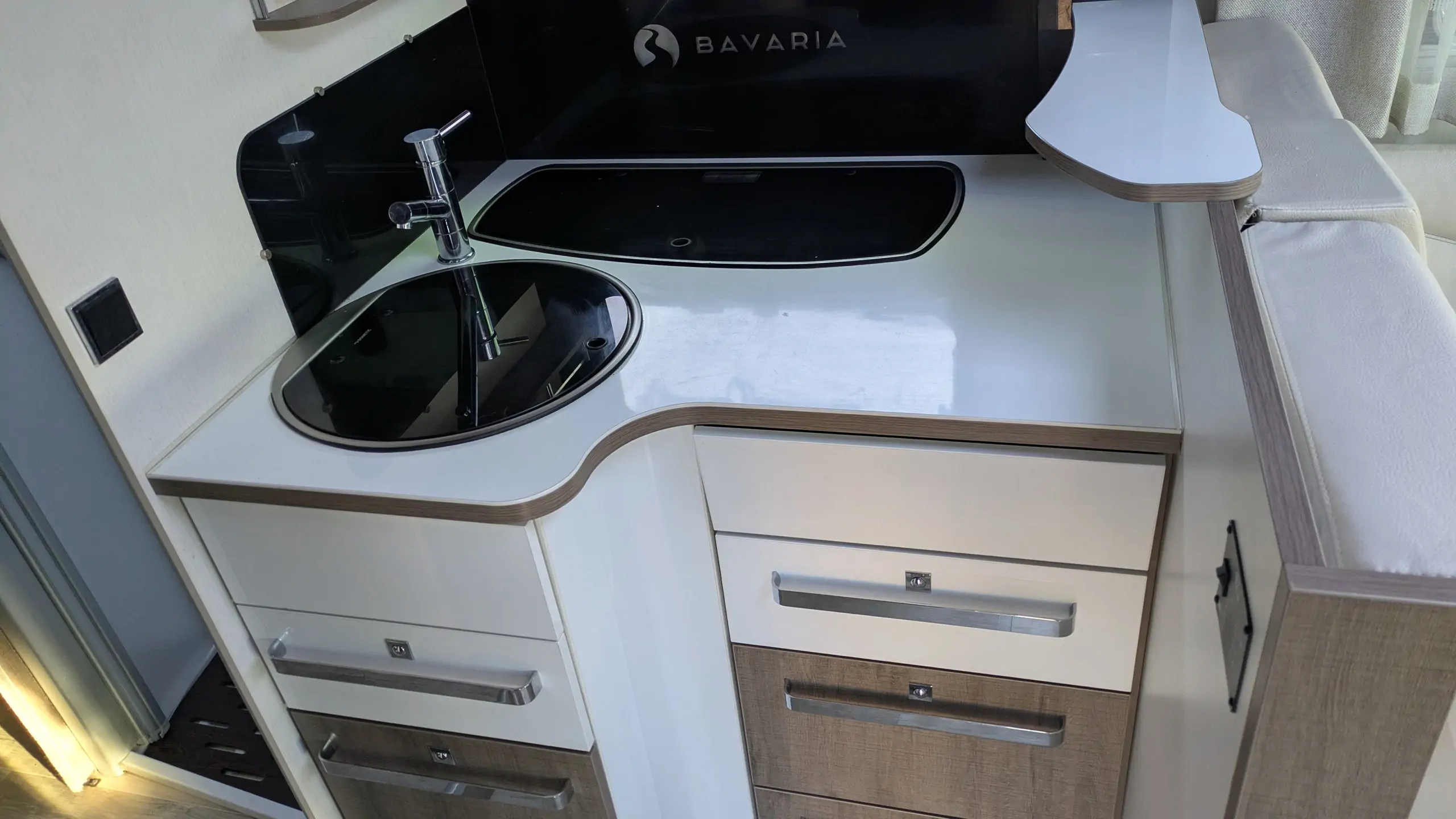 Image BAVARIA INITIAL I741FC ALLURE integral