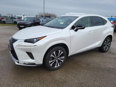 Voir le détail de l'offre de cette LEXUS NX 300h 2WD Design MY21 de 2021 en vente à partir de 330.42 €  / mois