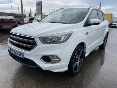 Voir le détail de l'offre de cette FORD Kuga 2.0 TDCi 150 ch Stop&Start ST-Line Black & Silver 4x4 Powershift Euro6.2 de 2019 en vente à partir de 279.66 €  / mois