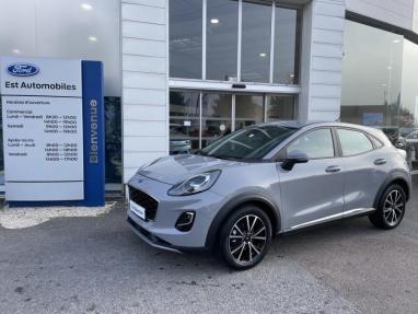 Voir le détail de l'offre de cette FORD Puma 1.0 EcoBoost 125ch mHEV Titanium 6cv de 2021 en vente à partir de 197.18 €  / mois