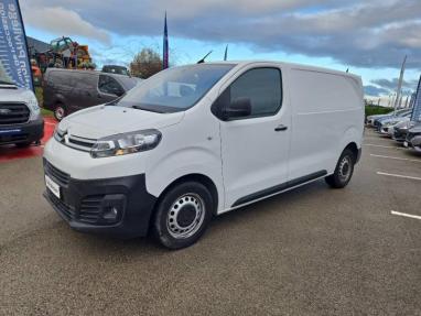 Voir le détail de l'offre de cette CITROEN Jumpy Fg M 2.0 BlueHDi 120ch S&S Driver de 2021 en vente à partir de 282.85 €  / mois