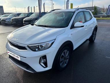 Voir le détail de l'offre de cette KIA Stonic 1.0 T-GDi 120ch MHEV Active DCT7 de 2021 en vente à partir de 193.2 €  / mois