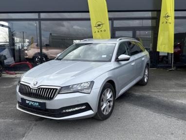 Voir le détail de l'offre de cette SKODA Superb Combi 2.0 TDI 150ch SCR Business DSG7 de 2023 en vente à partir de 31 899 € 